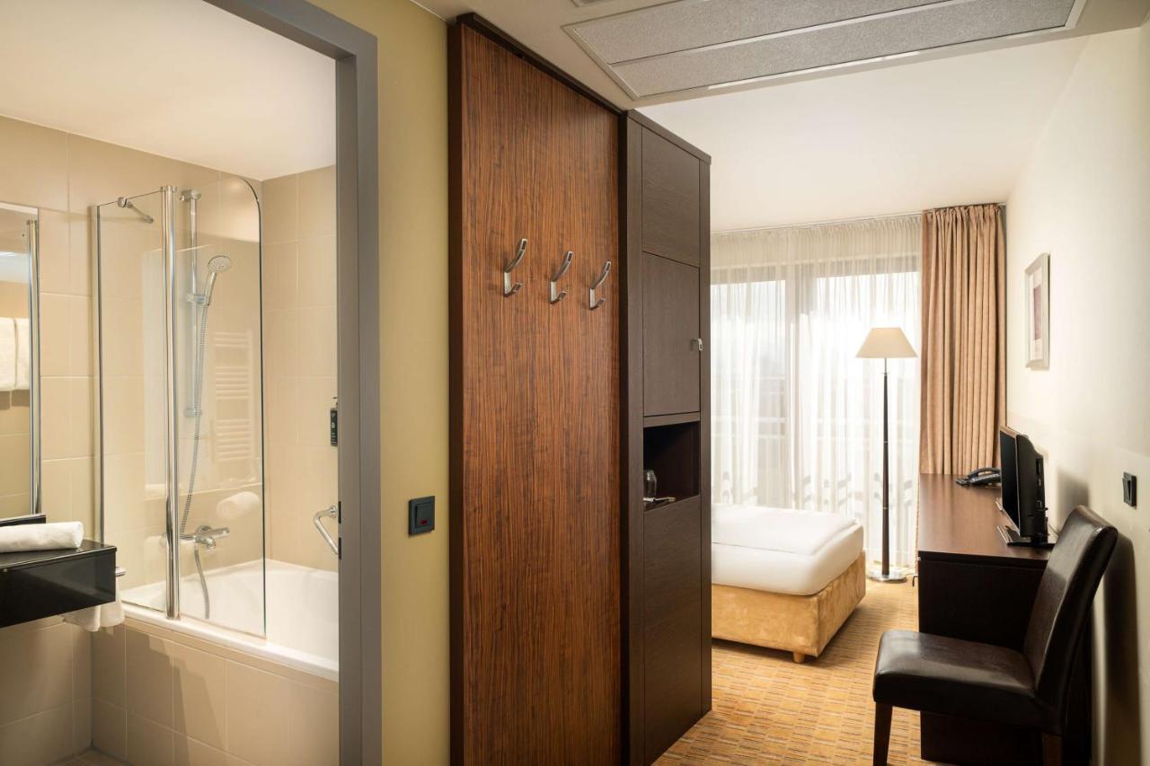 Elaya Hotel Hamburg Finkenwerder Ehemals The Rilano Hotel Hamburg Dış mekan fotoğraf