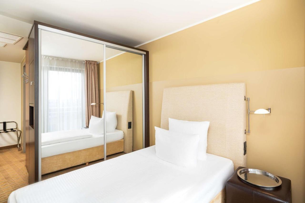 Elaya Hotel Hamburg Finkenwerder Ehemals The Rilano Hotel Hamburg Dış mekan fotoğraf