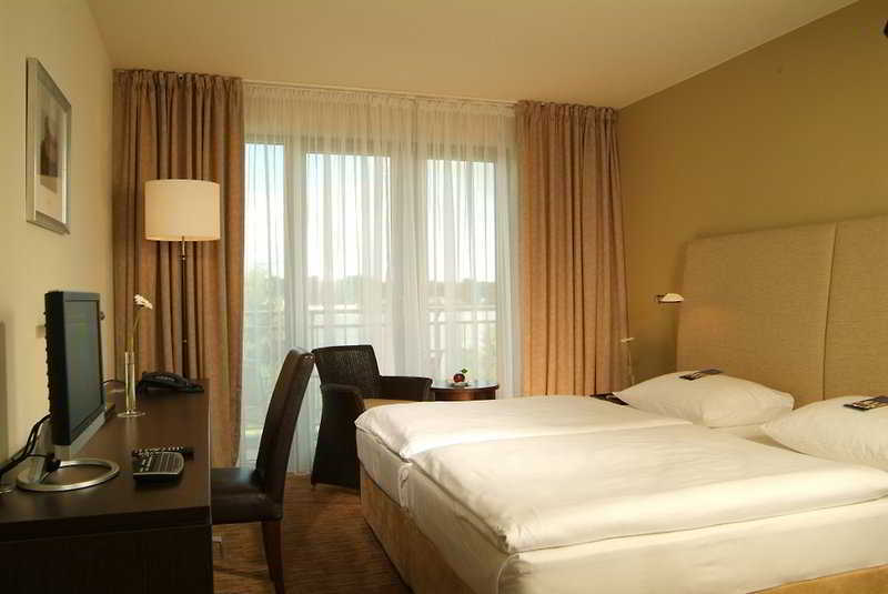 Elaya Hotel Hamburg Finkenwerder Ehemals The Rilano Hotel Hamburg Dış mekan fotoğraf